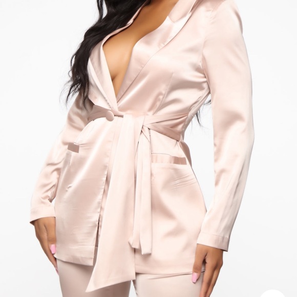 Nude satin suit set NWT - Picture 5 of 10